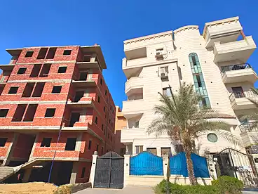 للبيع في المجاورة السادسة، الحي الأول، 100 متر