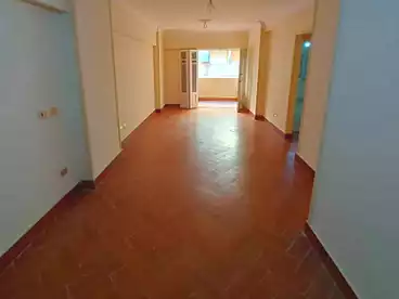 Apartments For rent in El-Nasr St., Smouha, 137 sqm