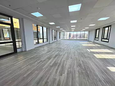 Administrative For rent in Southern 90th St., 90th Street, 265 sqm