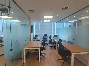 Administrative For rent in Northern 90th St., 90th Street, 141 sqm
