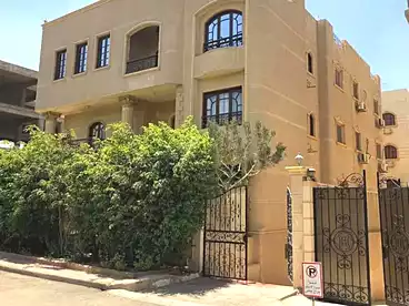 فيلا منفصلة للبيع في شارع رقم 10، الحي الثالث، 530 متر