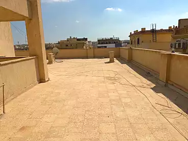 روف للبيع في شارع خالد بن الوليد، جنوب الاكاديميه (د)، 150 متر