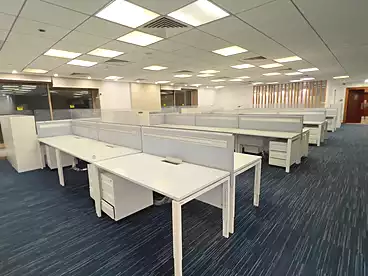 Administrative For rent in Northern 90th St., 90th Street, 1200 sqm