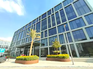 Offices For sale in Northern 90th St., 90th Street, 428 sqm