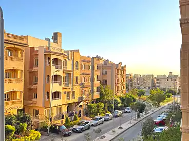سكني للبيع في شارع زيزينيا، المستثمرين الجنوبية، 120 متر