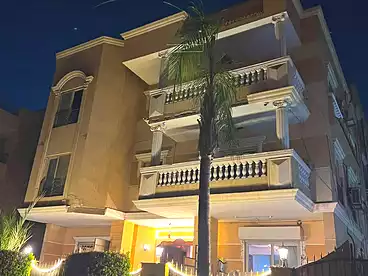 Apartments For sale in Street 35, Fourth Neighborhood, 180 sqm