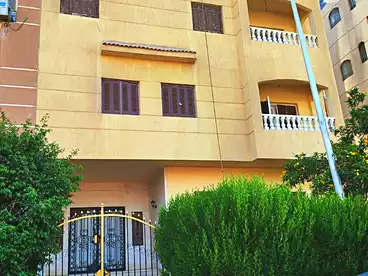 سكني للبيع في شارع الجزيرة، المستثمرين الجنوبية، 170 متر
