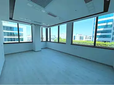 in Southern 90th St., 90th Street, 500 sqm
