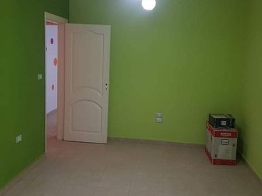 شقه 120م للتمليك اول شارع الزهراء الرئيسي من ش العشرين عين شمس