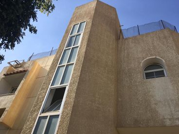 listing-image