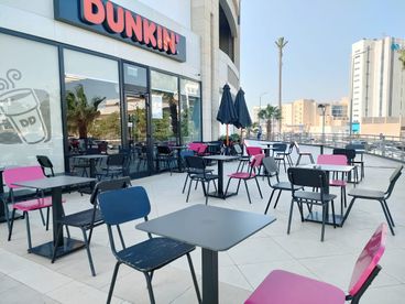 مطعم وكافيه للايجار 340م علي ش 90 قريب من النوادي وبسعر لقطه ف التجمع الخامس