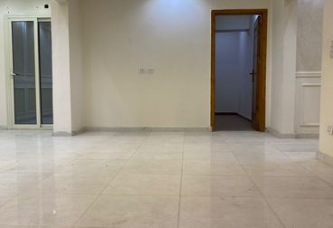 شقة 165م بالحي الرابع مجاورة 4 ألترا سوبر لوكس