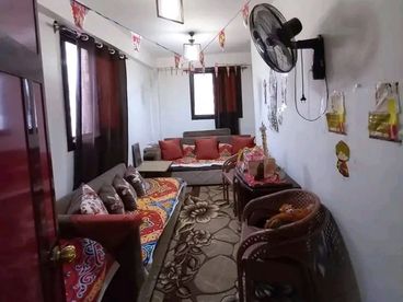 شقة للبيع فى البيطاش بين شارع عين شمس وشارع سعد زغلول دور رابع سلم