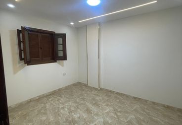 شقه للبيع ش بالو بحري