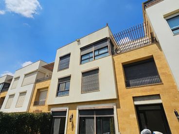 listing-image