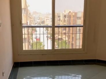 شقة للبيع مساحة 86 متر مربع بعمارات الضباط بزهراء مدينة نصر
