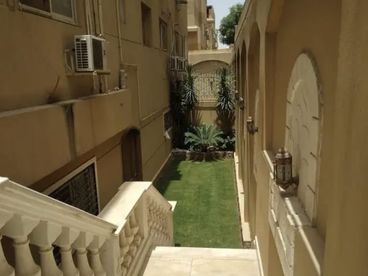 للبيع دوبلكس بالفرش والاجهزة في نرجس فيلات