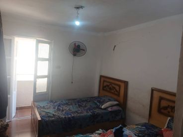 شقة للبيع بالزيتون الشرقية  خطوات للعزيز بالله وسليم الاول وكنيسة الامير تادراس مستشفى المحبة