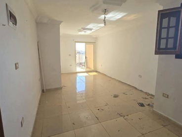 شقة للبيع في سيدي بشر بحري  3 نمرة من شارع جمال عبد الناصر، بالقرب من شارع محمد نجيب