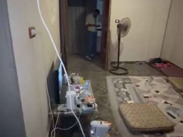 شقه للبيع سوبر لوكس 120متر  صاله و3غرف 1حمام 1بلكونه علي الشارع الدور ال4فوقيها دورين