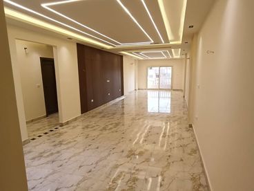 شقه للبيع 210متر بالهرم بشارع ترسا الرئيسى بعد شارع شارع عز الدين عمر الجيزة بالقرب من جميع الخدمات