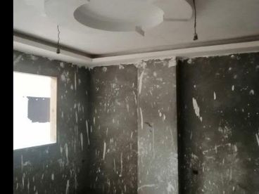 شقه للبيع نص تشطيب في فيصل الطوابق 3نمره من شارع الأربعين الرائسي في الدور 4 مساحه 150متر 3غرف