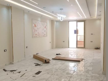 شقة بفيصل للبيع  مساحه كبيره 200متر  ثلاث غرف نوم كبار  ثلاث حمام منهم حمام مستر  مطبخ  رشيبسن