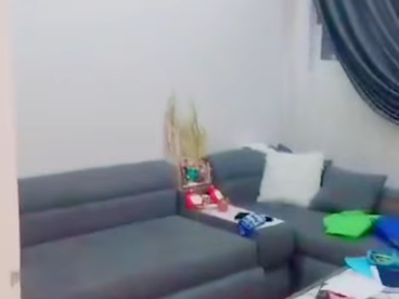 شقه للبيع  فى العجمى الهانوفيل فى شارع موازي للرئيسي و خطواط منه وسط متفرع من شارع ورشة البلاط و