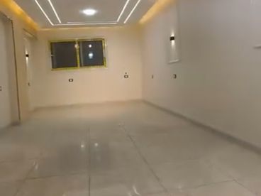 شقه للبيع ش 27 النزهه 2 دور رابع 150 متر