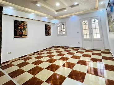 شقه في الإسكندرية العجمي شاطي النخيل بجوار الشارع الرئيسي وجميع الخدمات موقع سكني ممتاز