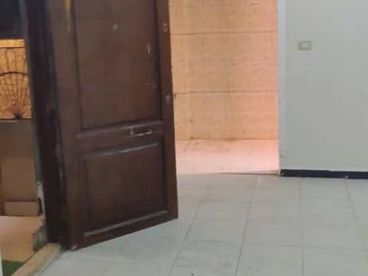 شقه للبيع   تاني نمرة من شارع العشرين فيصل وقريبة من التوحيد والنور  💥