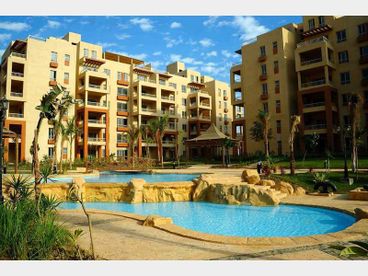 شقه للبيع 200م كمبوند جاردن هيلز موقع مميز مرحله الثالثه  Garden Hills 