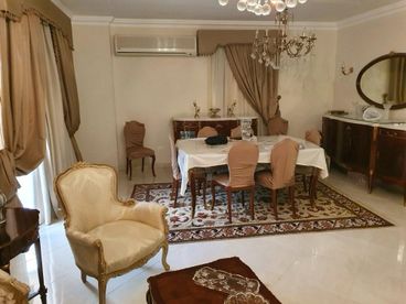  220 M² For sale in St No 25