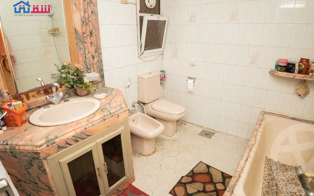 https://aqarmap.com.eg/ar/listing/4209896-for-sale-alexandria-kafr-abdo-sant-giyn-st