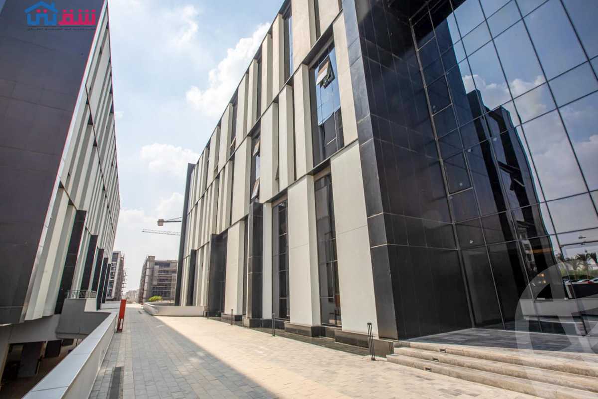 https://aqarmap.com.eg/ar/listing/5491751-for-sale-cairo-new-cairo-compounds-hyde-park-business-district
