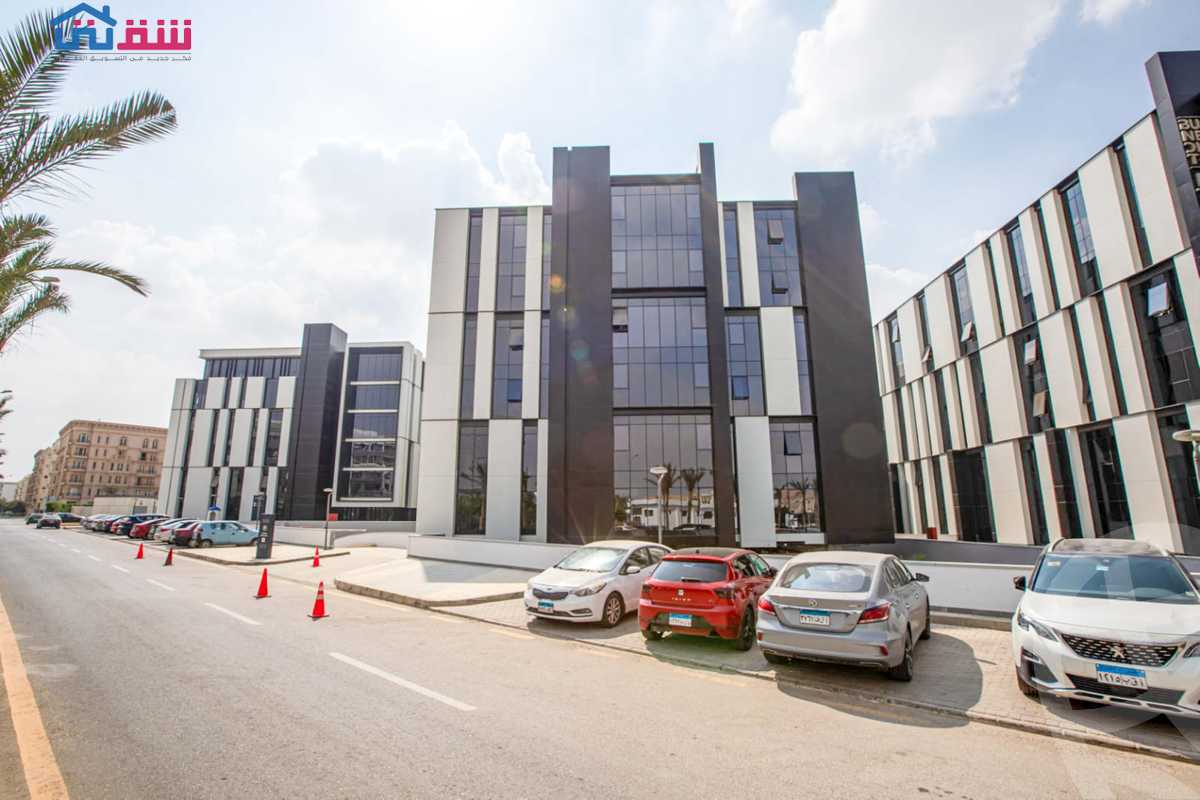 https://aqarmap.com.eg/ar/listing/5491751-for-sale-cairo-new-cairo-compounds-hyde-park-business-district