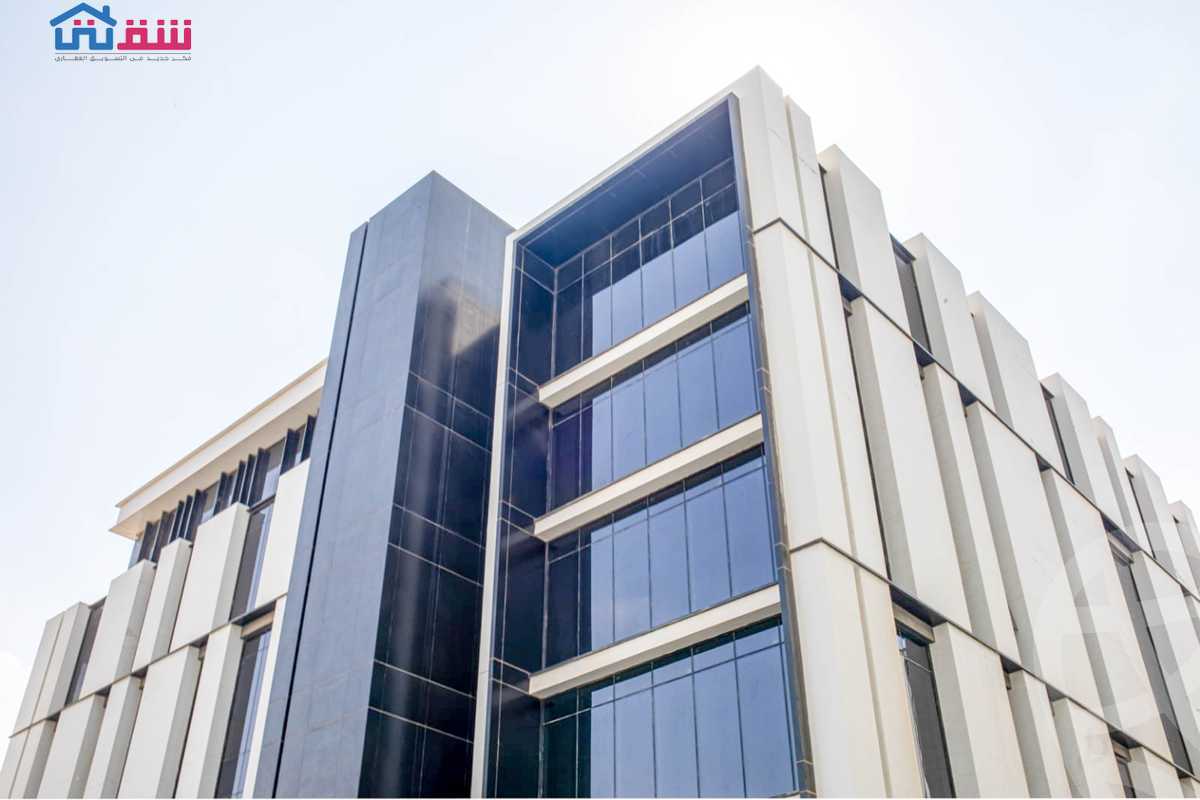 https://aqarmap.com.eg/ar/listing/5491751-for-sale-cairo-new-cairo-compounds-hyde-park-business-district