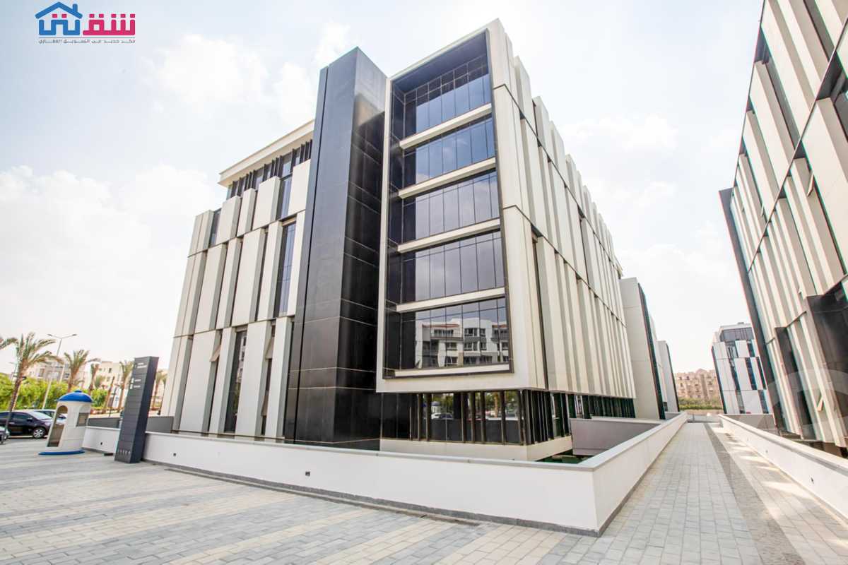 https://aqarmap.com.eg/ar/listing/5491751-for-sale-cairo-new-cairo-compounds-hyde-park-business-district