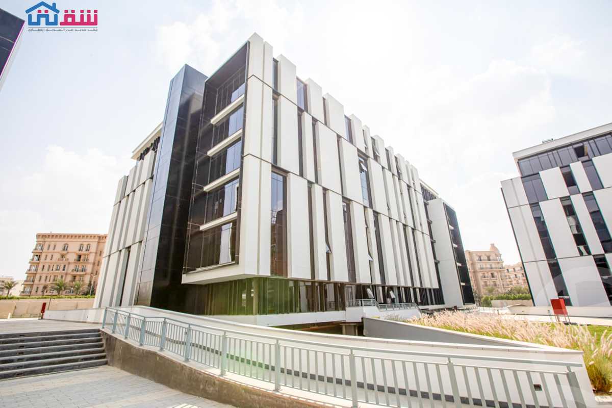 https://aqarmap.com.eg/ar/listing/5491751-for-sale-cairo-new-cairo-compounds-hyde-park-business-district
