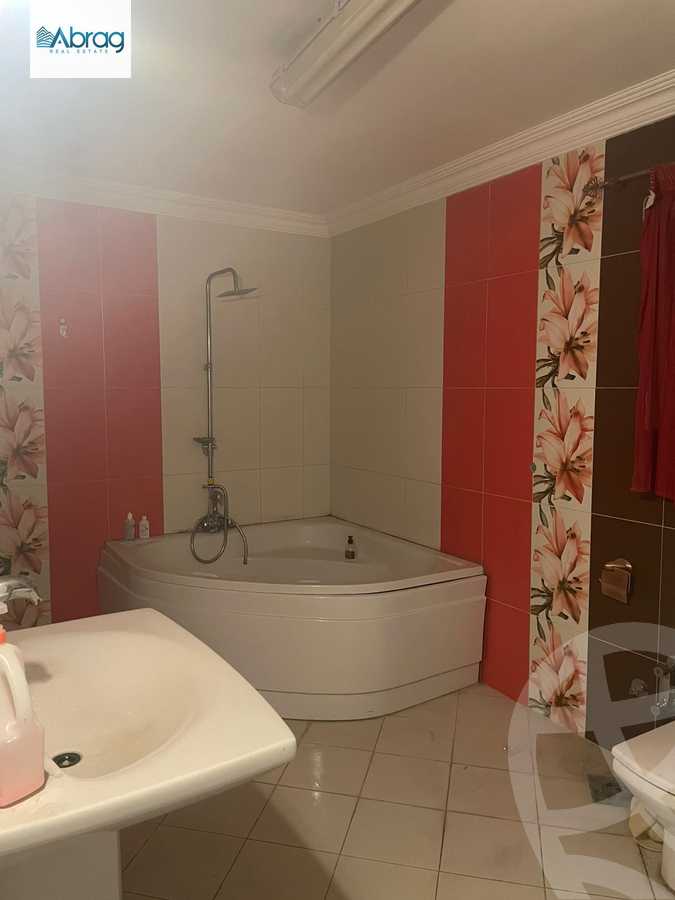 https://aqarmap.com.eg/ar/listing/3878633-for-sale-cairo-helwan-helwan-el-sharkeya-ryad-pasha-st