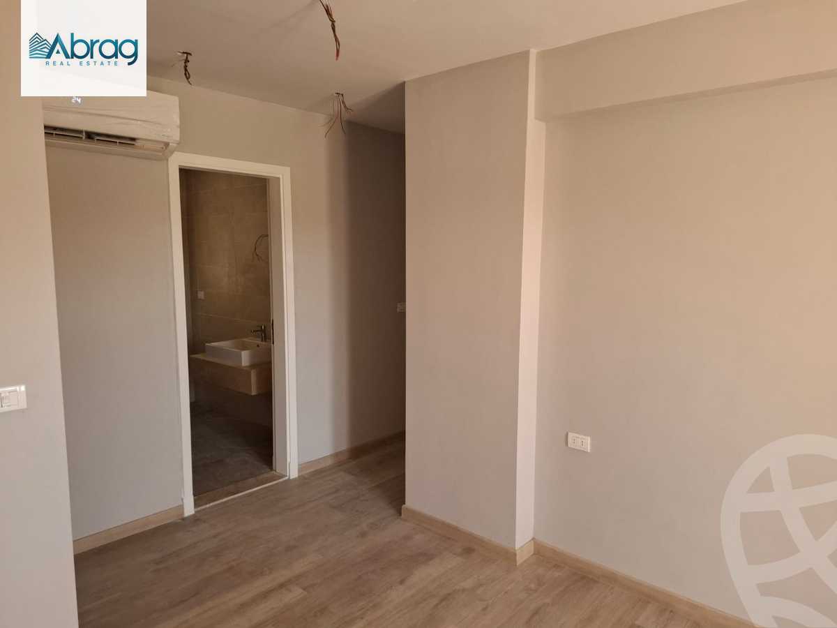 https://aqarmap.com.eg/ar/listing/6209205-for-sale-cairo-el-sheikh-zayed-city-compounds-kmbwnd-fyldj-wyst-dr-llttwyr