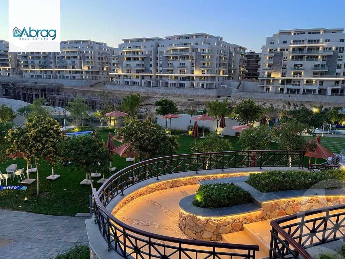 https://aqarmap.com.eg/en/listing/4167861-for-sale-cairo-new-cairo-compounds-mountain-view-hyde-park