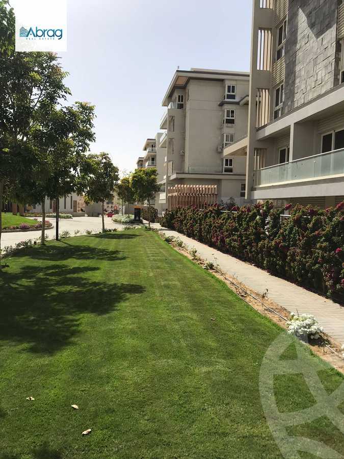 https://aqarmap.com.eg/en/listing/4167861-for-sale-cairo-new-cairo-compounds-mountain-view-hyde-park