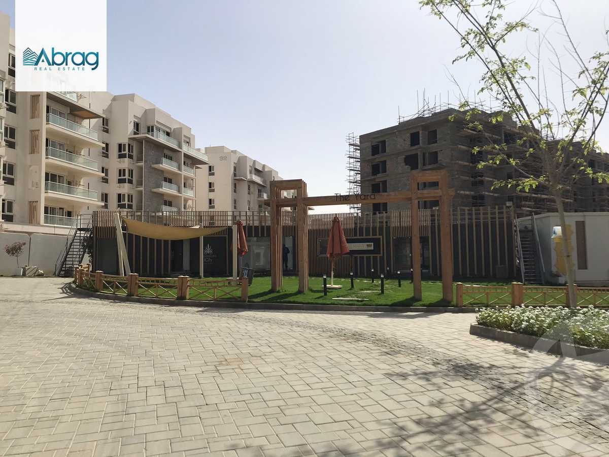 https://aqarmap.com.eg/en/listing/4167861-for-sale-cairo-new-cairo-compounds-mountain-view-hyde-park