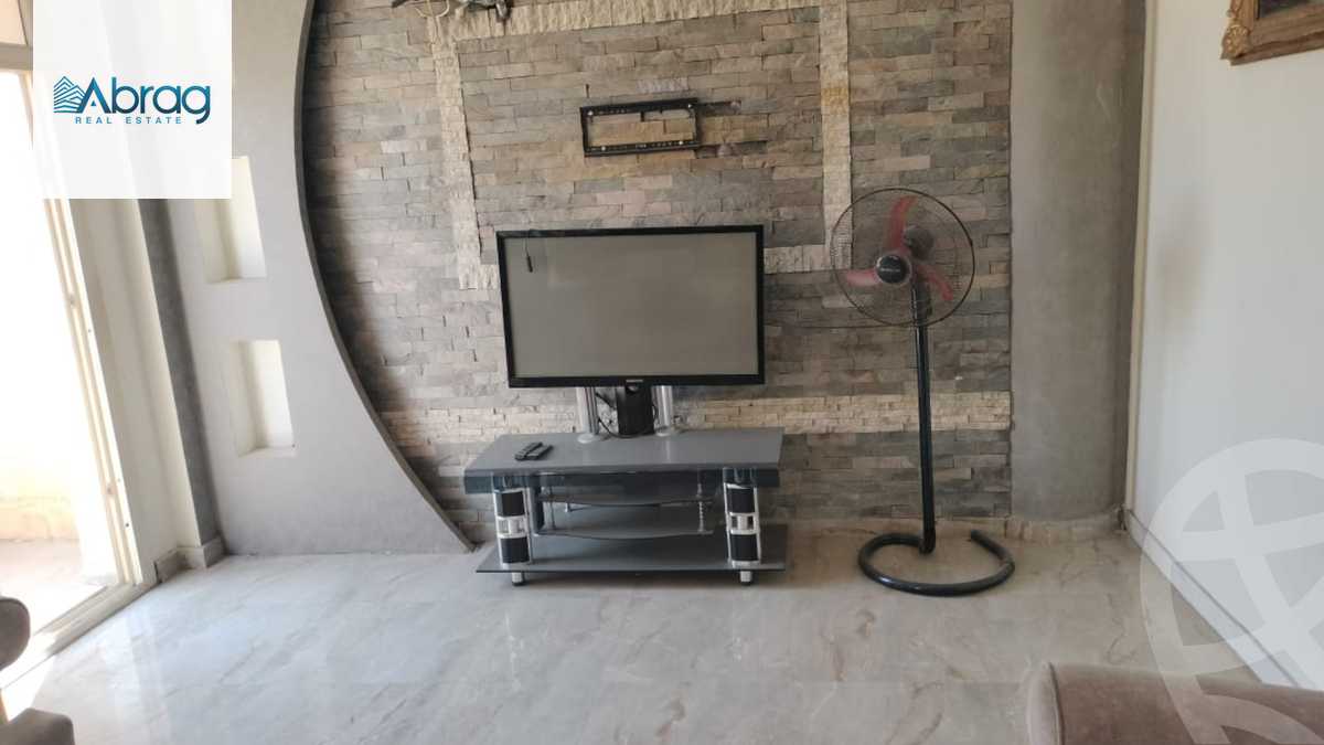 https://aqarmap.com.eg/ar/listing/5313248-for-sale-cairo-el-sheikh-zayed-city-compounds-el-yasmeen-compound