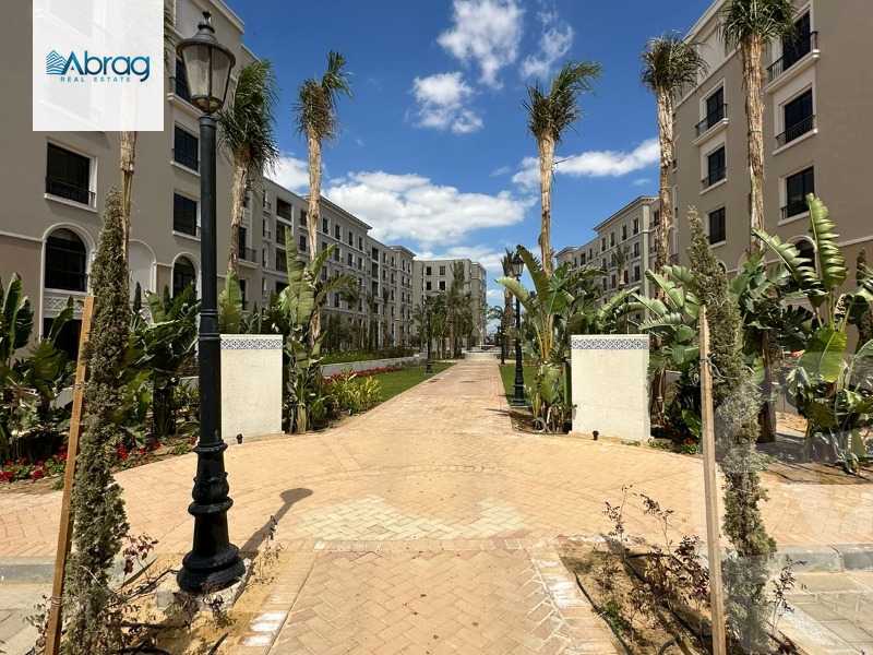 https://aqarmap.com.eg/ar/listing/5359238-for-sale-cairo-el-sheikh-zayed-city-compounds-kmbwnd-fyldj-wyst-dr-llttwyr