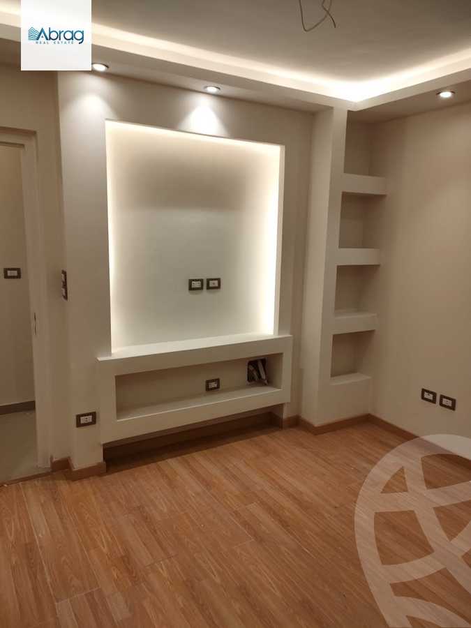 https://aqarmap.com.eg/en/listing/6165874-for-sale-cairo-el-sheikh-zayed-city-compounds-el-khamayel