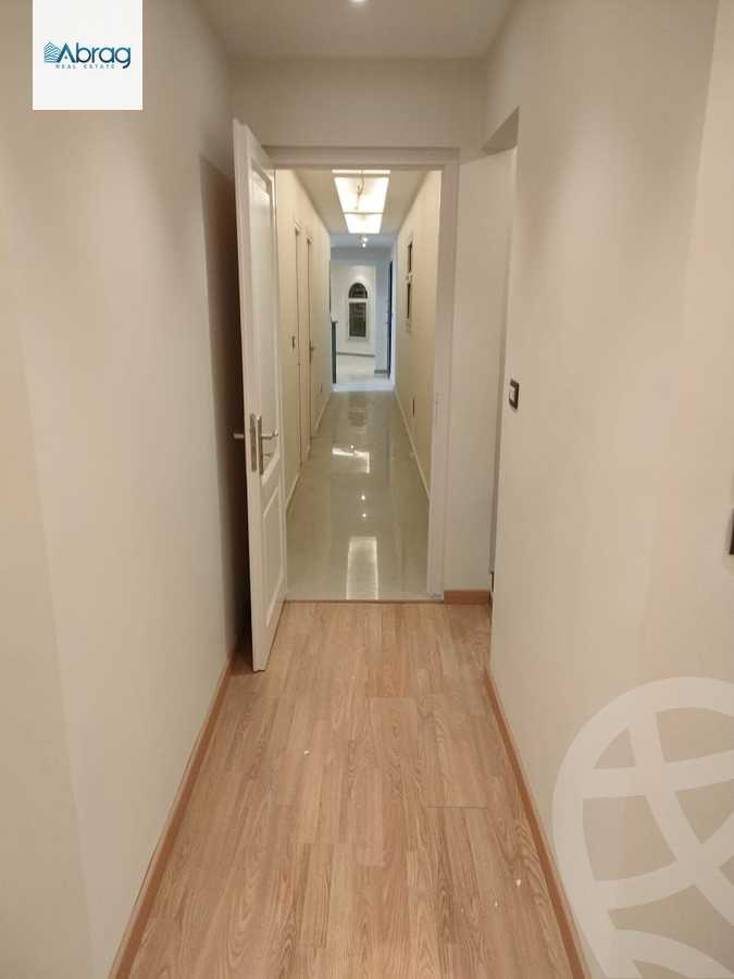 https://aqarmap.com.eg/en/listing/6165874-for-sale-cairo-el-sheikh-zayed-city-compounds-el-khamayel