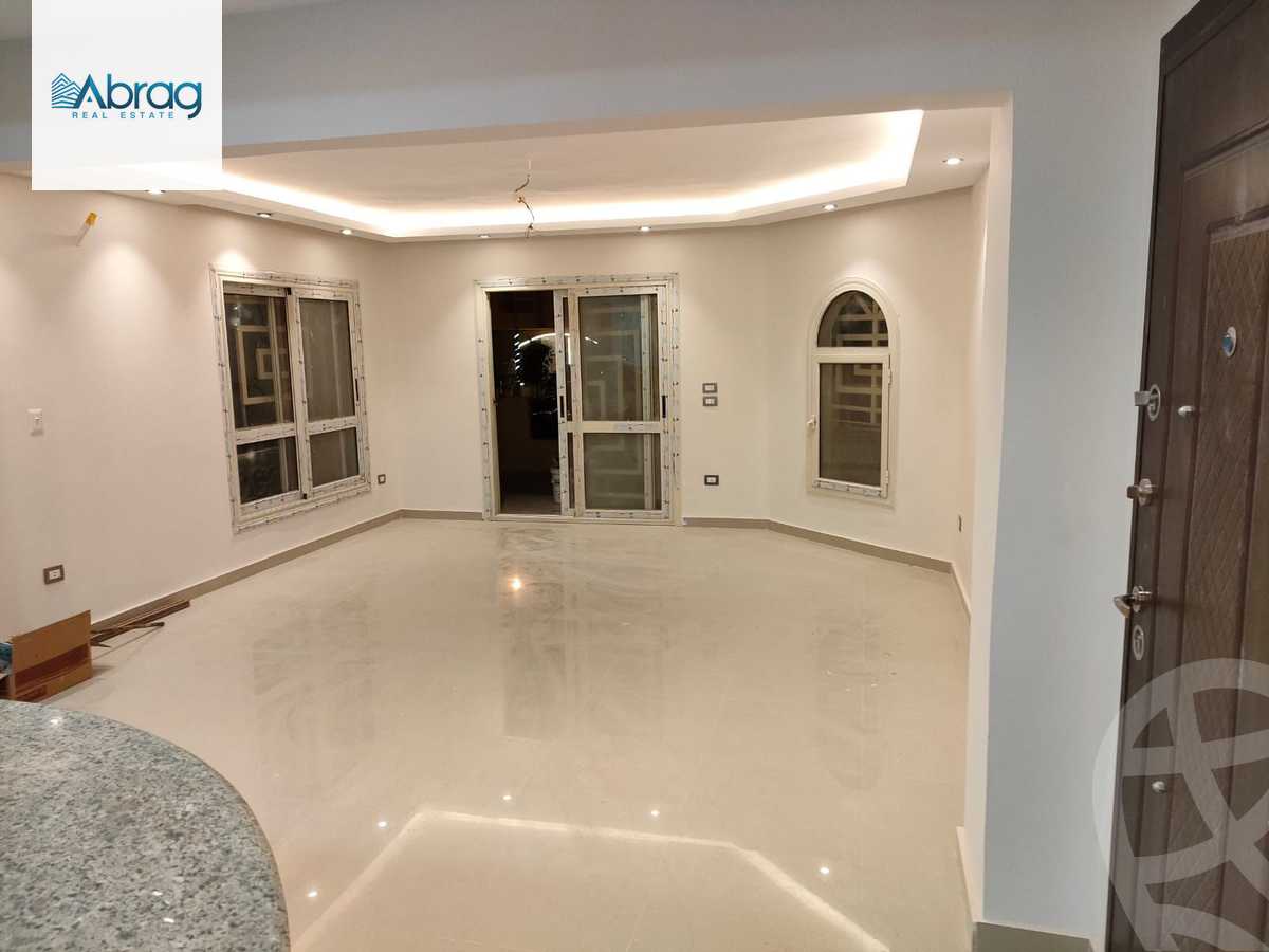 https://aqarmap.com.eg/en/listing/6165874-for-sale-cairo-el-sheikh-zayed-city-compounds-el-khamayel