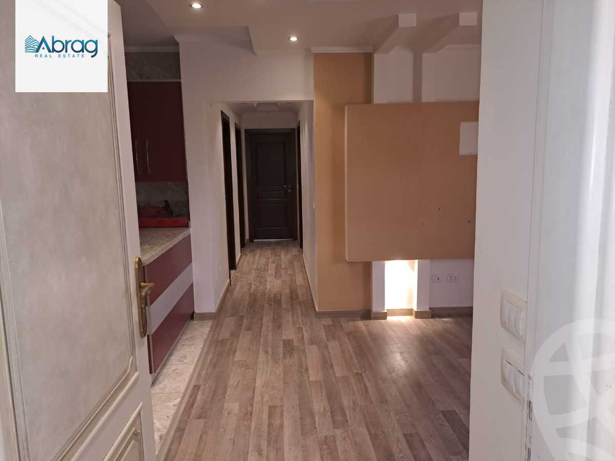 https://aqarmap.com.eg/en/listing/6262684-for-sale-cairo-el-sheikh-zayed-city-compounds-continental-gardens